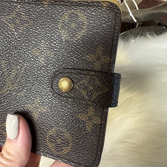 AUTHENTIC LOUIS VUITTON MONOGRAM COMPACT ZIP BIFOLD WALLET - Picture 8 of 14